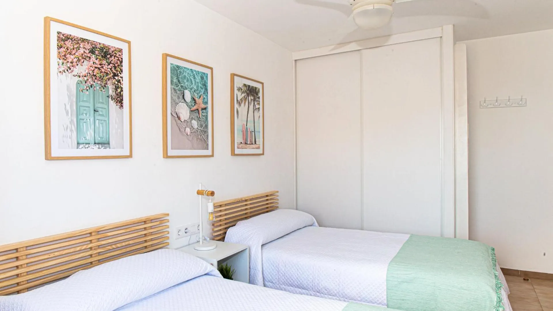 Willa Litoral Costa Dorada - Casas Blancas Only Families Miami Playa 0*,  Hiszpania